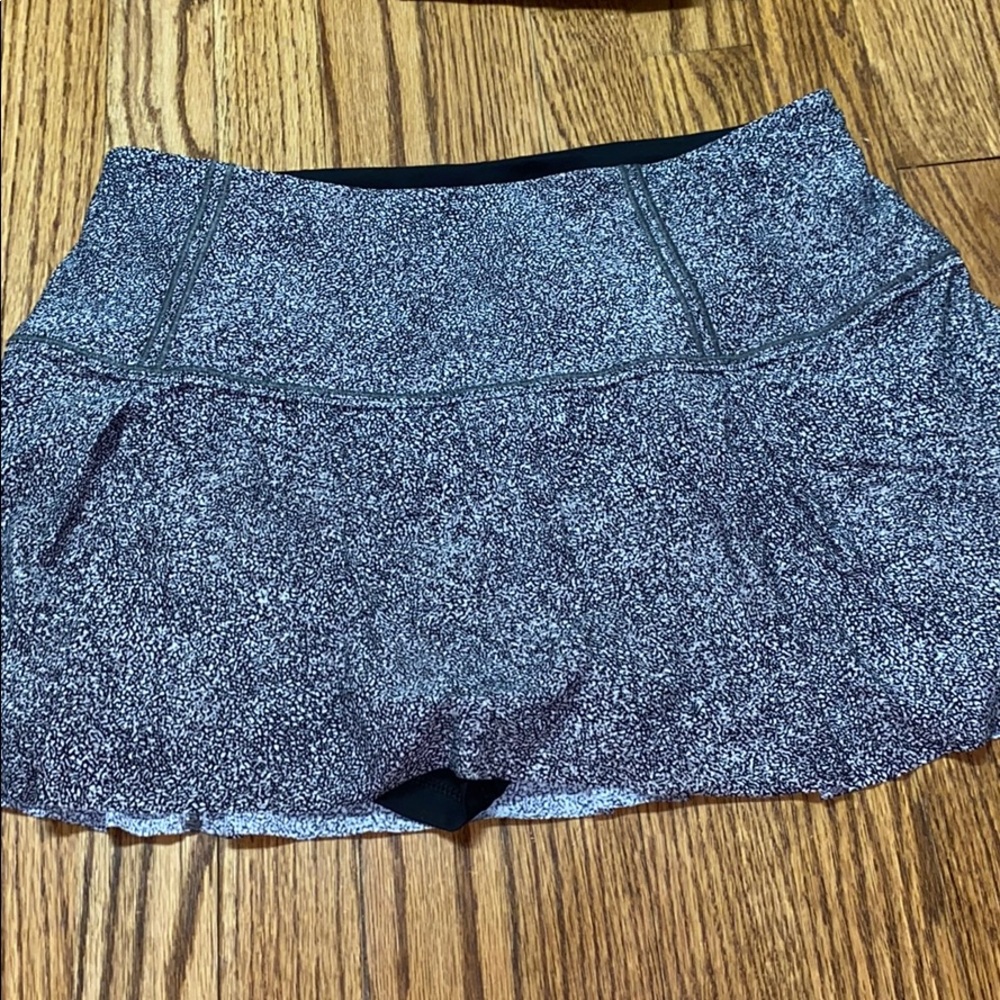 Lululemon skirt with pleats! Size 8